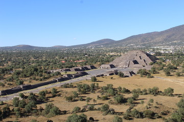 Fototapeta na wymiar Teotihuacan México y sus pirámides (Mexican Piramids)
