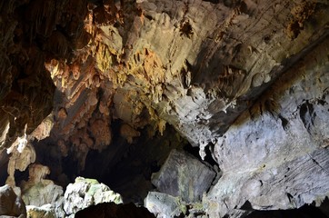 Beeindruckend: Besuch in den Höhlen von Vang Vieng, Laos