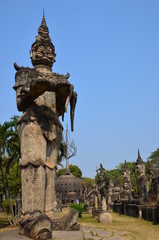 Fototapeta na wymiar Gigantische Betonskulptur im Buddha-Park Xieng Khouan in Vientiane, Laos