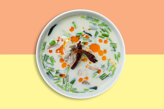 tom kha kai chicken in coconut milk soup 