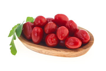 Red cherry tomatoes in the bowl