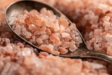 Fototapeta na wymiar Pink Himalayan salt