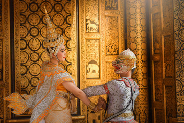 Obraz premium Art culture Thailand Dancing in masked khon in literature ramayana,thailand culture Khon,Vintage stlye,Thailand .
