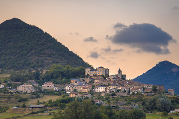 Fototapeta na wymiar Hill top Village in Cevennes valley landscape
