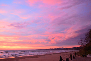 Fototapeta na wymiar sunset on the black sea coast