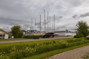 Obraz premium Sailboat at dock