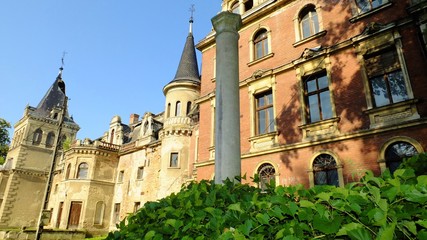 Pałac w Krowiarkach. W latach 1949 - 1959 r. siedziba Państwowego Domu Dziecka