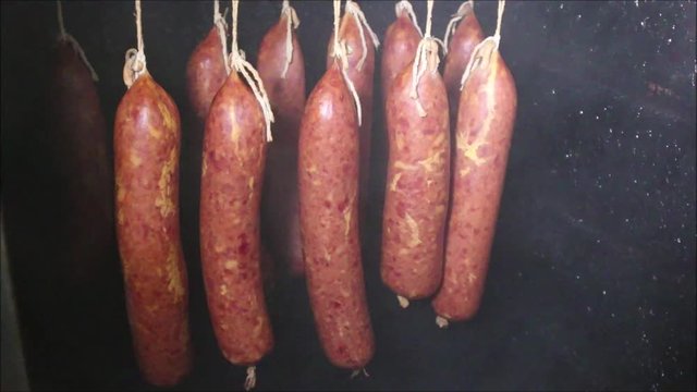 fumage de saucisses