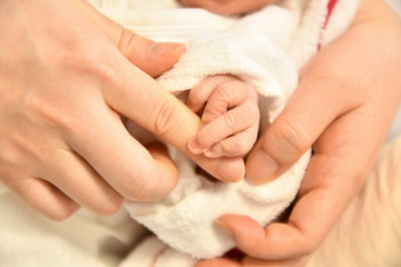 ママと赤ちゃんの手