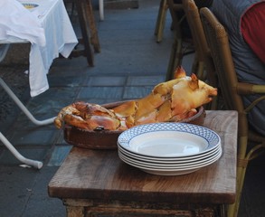 Cochinillo asado, cocina típica segoviana, Segovia (España) 