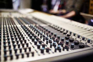 Professional sound mixing console