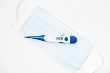 Obraz premium Electronic modern thermometer isolated