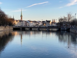Am Bahnhof in Z&uuml;rich in der schweiz