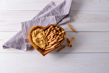 hummus and bread sticks