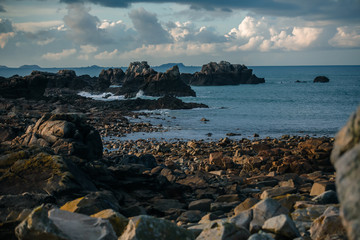 Les Roches au Bord de la Mer