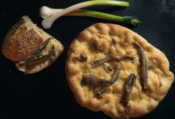pizza con acciuga e cipolla