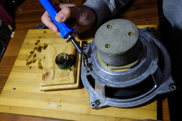 Nickel cobalt speaker 25gd-26. Repair of acoustic dynamics, ration soldering wire on speaker.