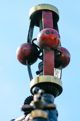 Governor on top of a traction engine