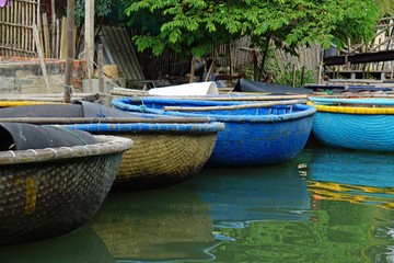 Fototapeta na wymiar traditional round basket boat from vietnam