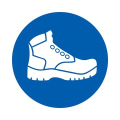 Safety shoes must be worn. M008.  Standard ISO 7010