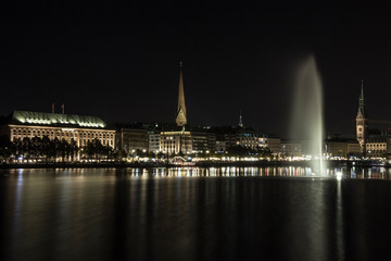 Fototapeta premium Skyline of Hamburg at night.