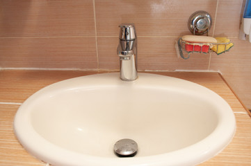 sink and faucet without water
