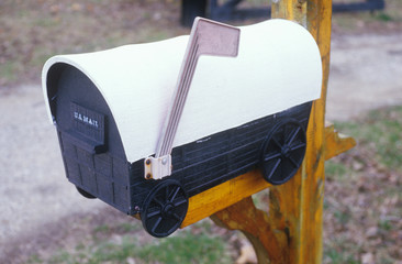 A covered wagon mailbox