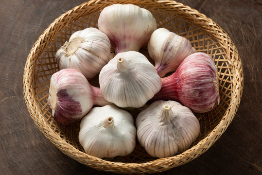 
A bunch of nutritious cooking ingredients garlic