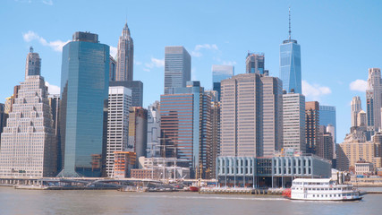 Fototapeta na wymiar Beautiful New York skyline - the financial district in Manhattan