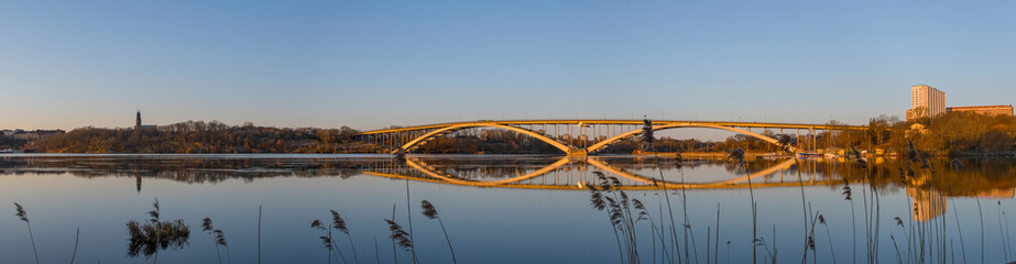 Fototapeta premium Morning view a sunny spring day in Stockholm over the districts Kungsholmen and Södermalm and the long bridge Västerbron.