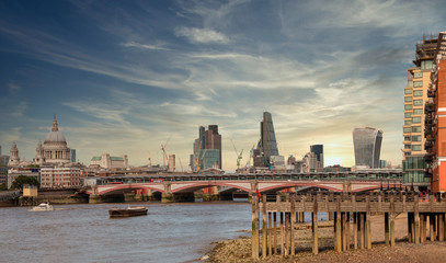 Veduta del Tamigi, Londra