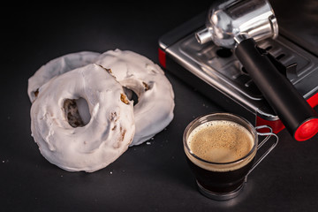 Desayuno de café con rosco blanco