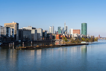 Fototapeta na wymiar 04.04.2020: Westhafen marina in Frankfurt Am Main