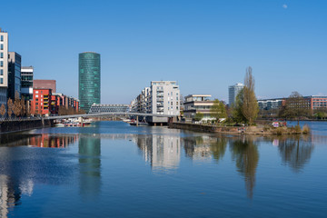 Obraz na płótnie Canvas 04.04.2020: Westhafen marina in Frankfurt Am Main