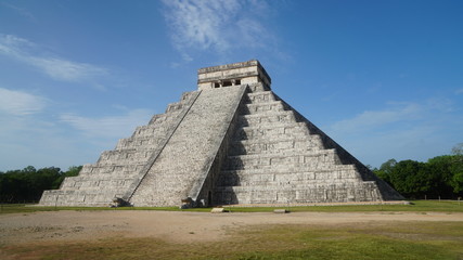 Fototapeta na wymiar Chichen Itza Pyramide