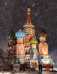 Fototapeta na wymiar Saint Basil's Cathedral on snowy night