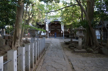 Photograph of Yaotomi Shrine and Mikawa Bay. Yaotomi Shrine is also called Takeshima Benten.