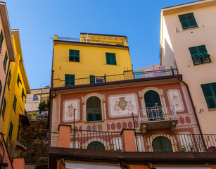 Obraz premium Cinque Terre coast and small towns with vibrant colorful houses in La Spezia, Italy