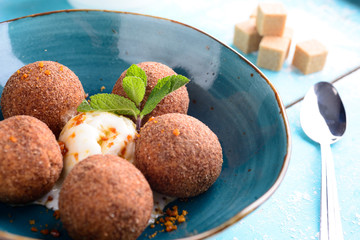 Tiramisu Flavored Chocolate Truffle Pralines Sweet Mini Balls for Snacks