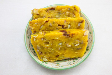 Glutinous rice cake which is called yeong-yangtteog in Korea
