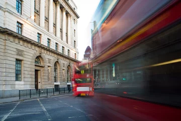 Keuken spatwand met foto Rode bus in beweging in City of London © Deyan Georgiev