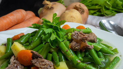 Grüne Bohnen mit Rindfleisch