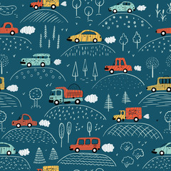 Cartoon vervoer achtergrond voor kinderen. Vector naadloos patroon met doodle speelgoedauto& 39 s en natuur met heuvels en bomen