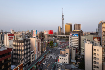 Naklejka premium Sumida Riverside view with Tokyo Skytree and Asakusa District, Tokyo, Japan