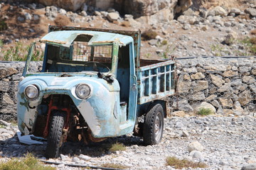 veux triporteur en ruine