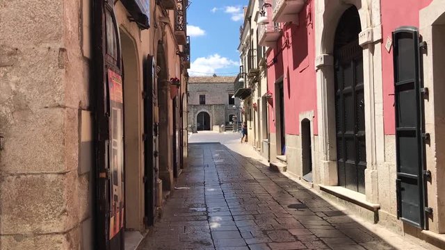 Particolari centro storico del Corso Vittorio Emanuele nel centro storico di Venosa città della Basilicata in Sud Italia