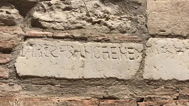 Particolari della chiesa di San Domenico e di Corso Vittorio Emanuele nel centro storico di Venosa citt&agrave; della Basilicata in Sud Italia