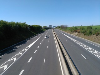 Fototapeta na wymiar Voie express au sud de Lyon ou D301 appelée Boulevard Urbain Sud - Département du Rhône - France