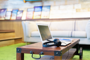 コワーキングスペース　シェアオフィス　テレワーク　イメージ