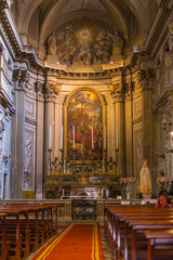 Fototapeta na wymiar Rome, interior of the Catholic Church 